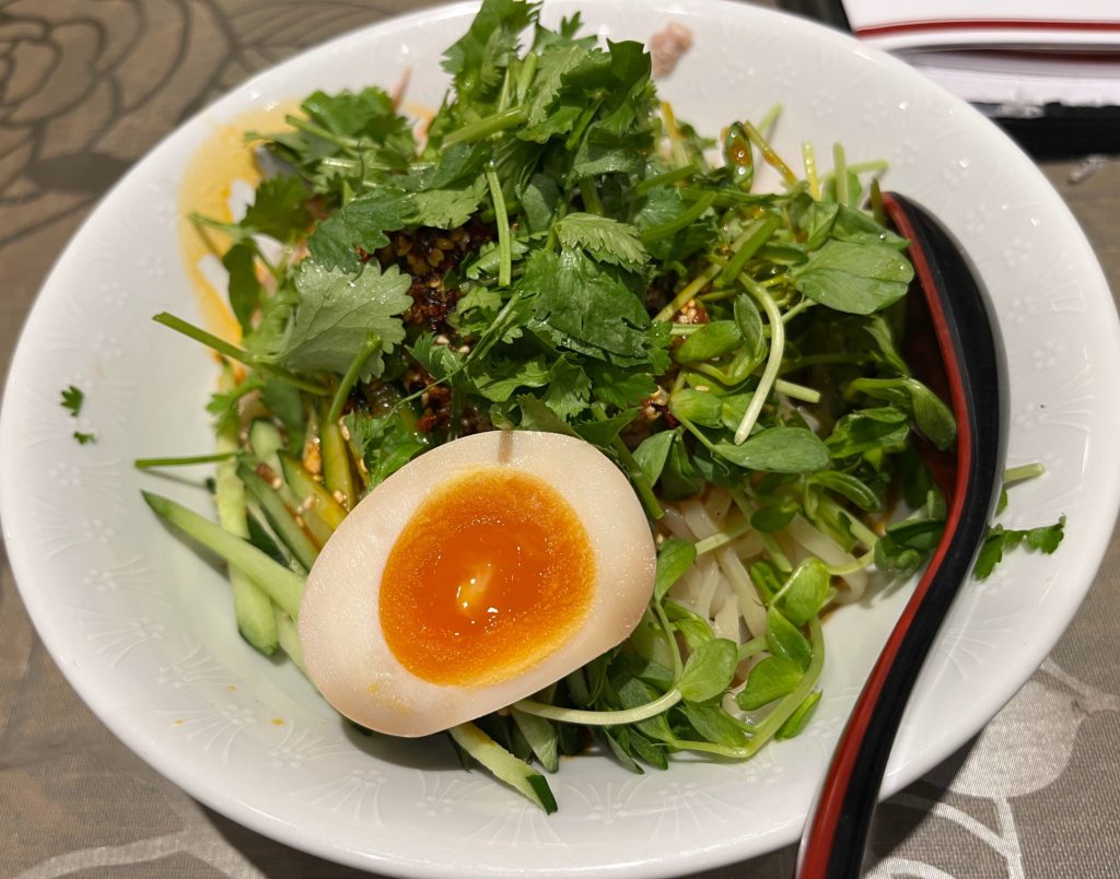 パクチー冷麺　麻辣先生