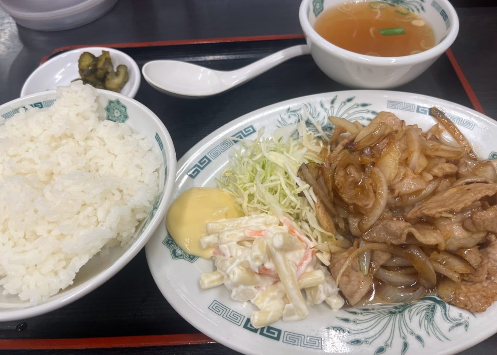 日高屋の豚生姜焼き定食！